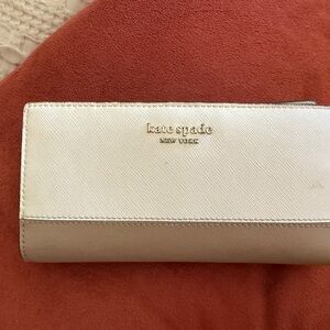 Kate Spade Cream Leather Wallet Sleek Design